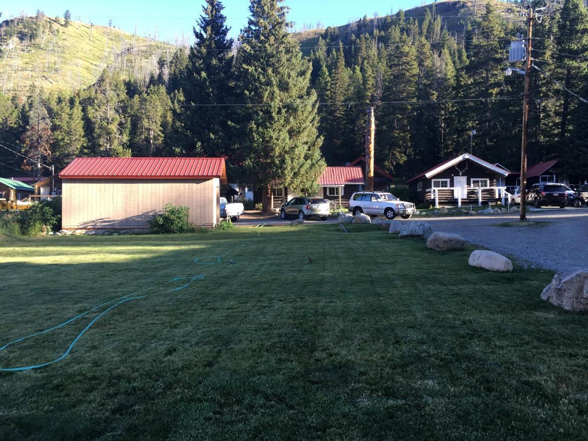 Antlers Lodge Cooke City Buitenkant foto