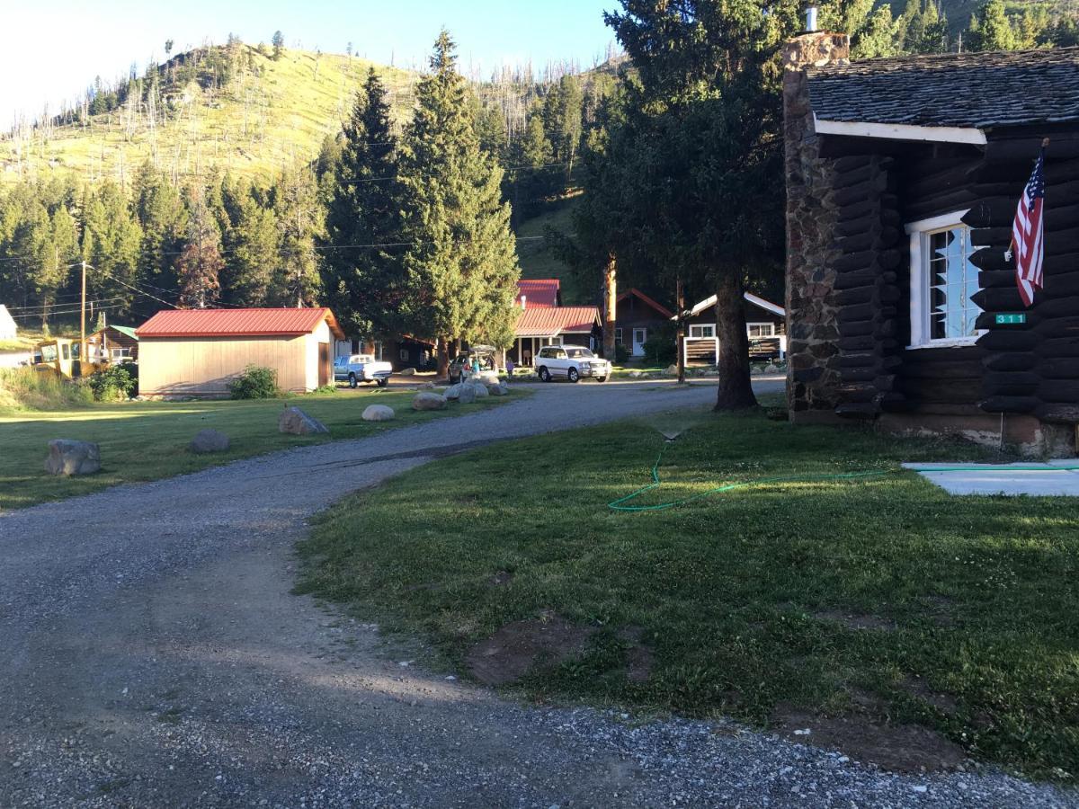 Antlers Lodge Cooke City Buitenkant foto